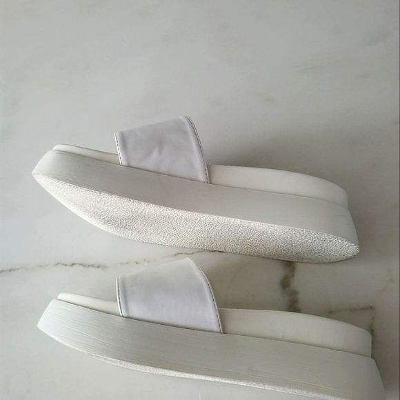 SHEIN, white faux leather wedge sandals Size 8 or EU39 - Picture 5 of 7